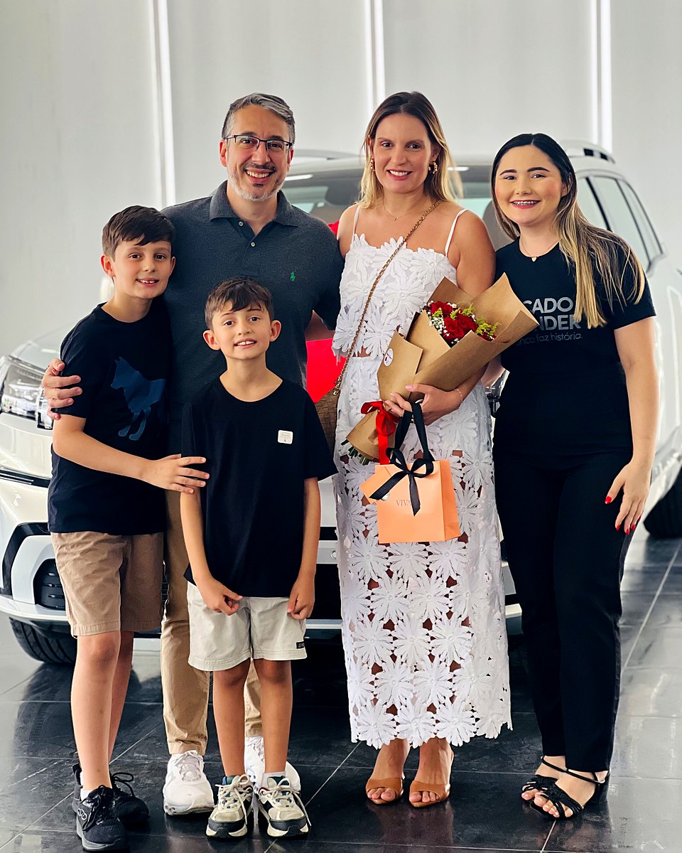 Erivanda na entrega de um carro a clientes (1)