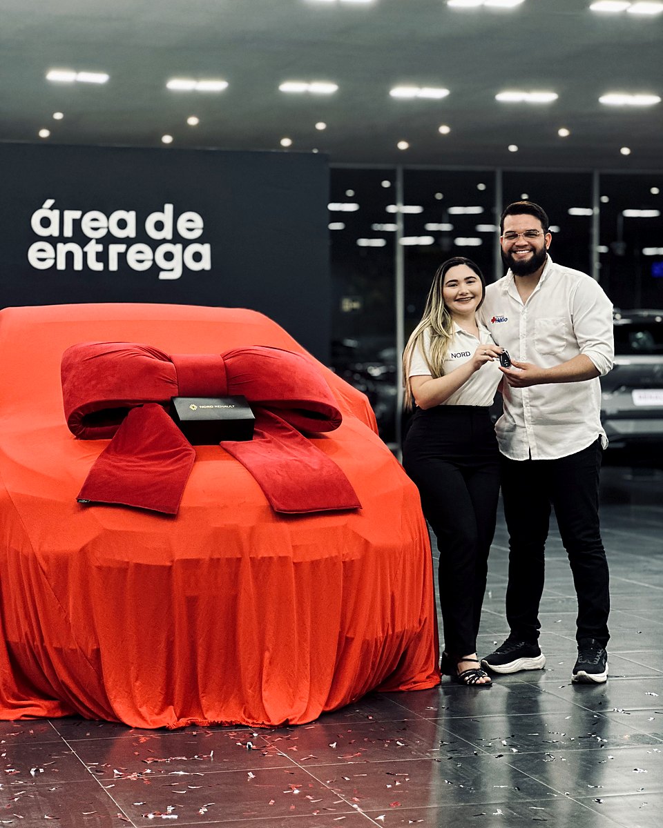 Erivanda na entrega de um carro a clientes (3)